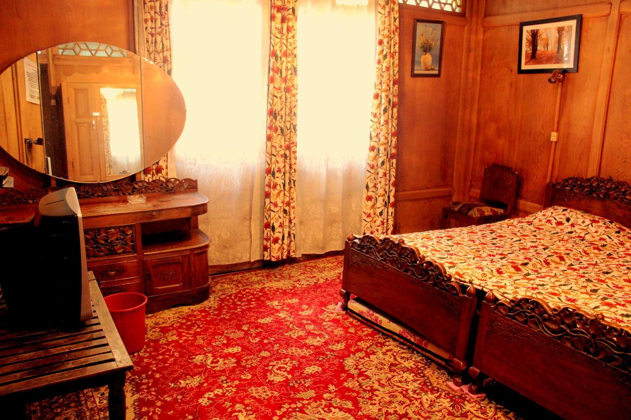 Morning Star Group Of Houseboats Hotel Srinagar  Exterior photo