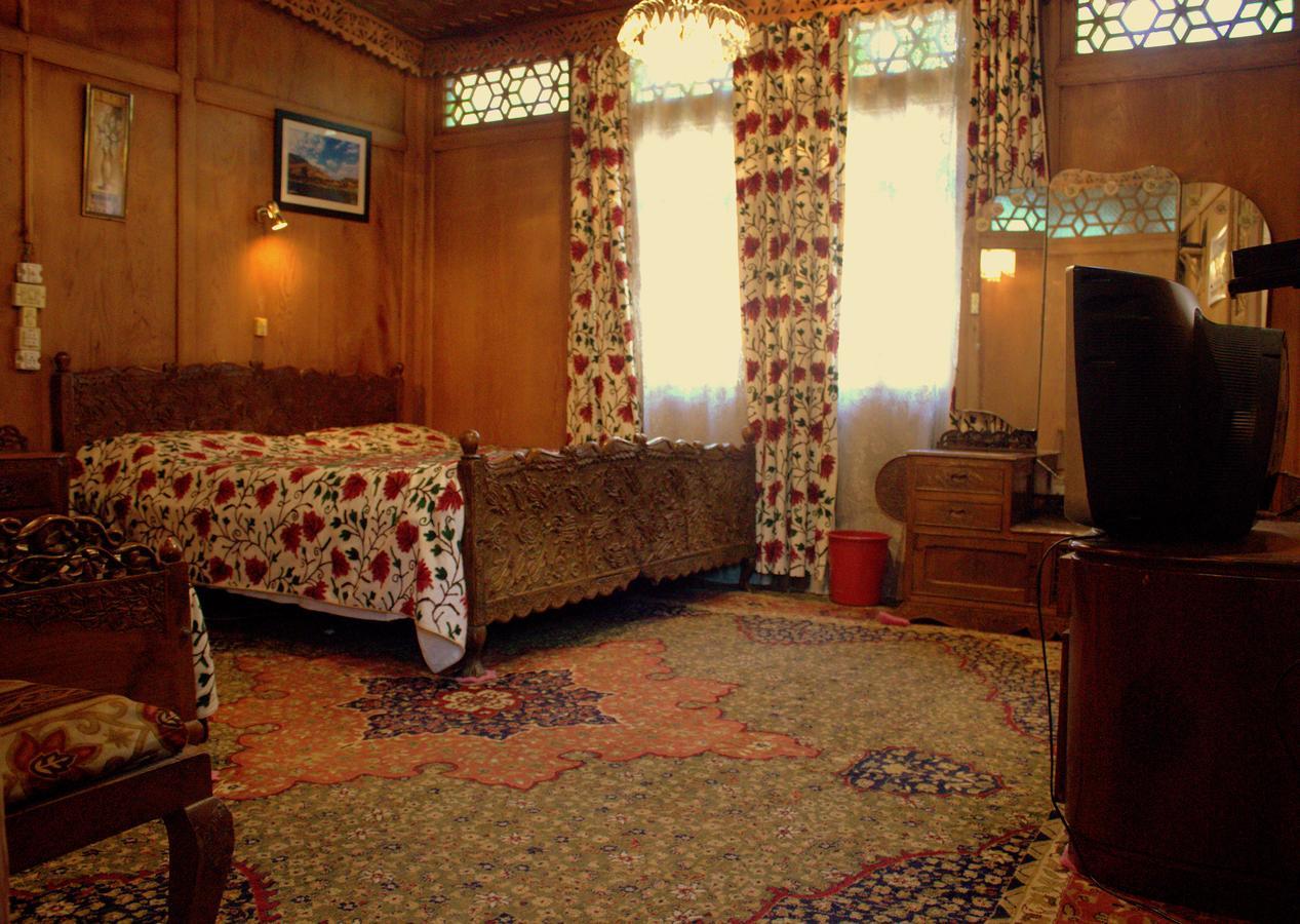 Morning Star Group Of Houseboats Hotel Srinagar  Exterior photo