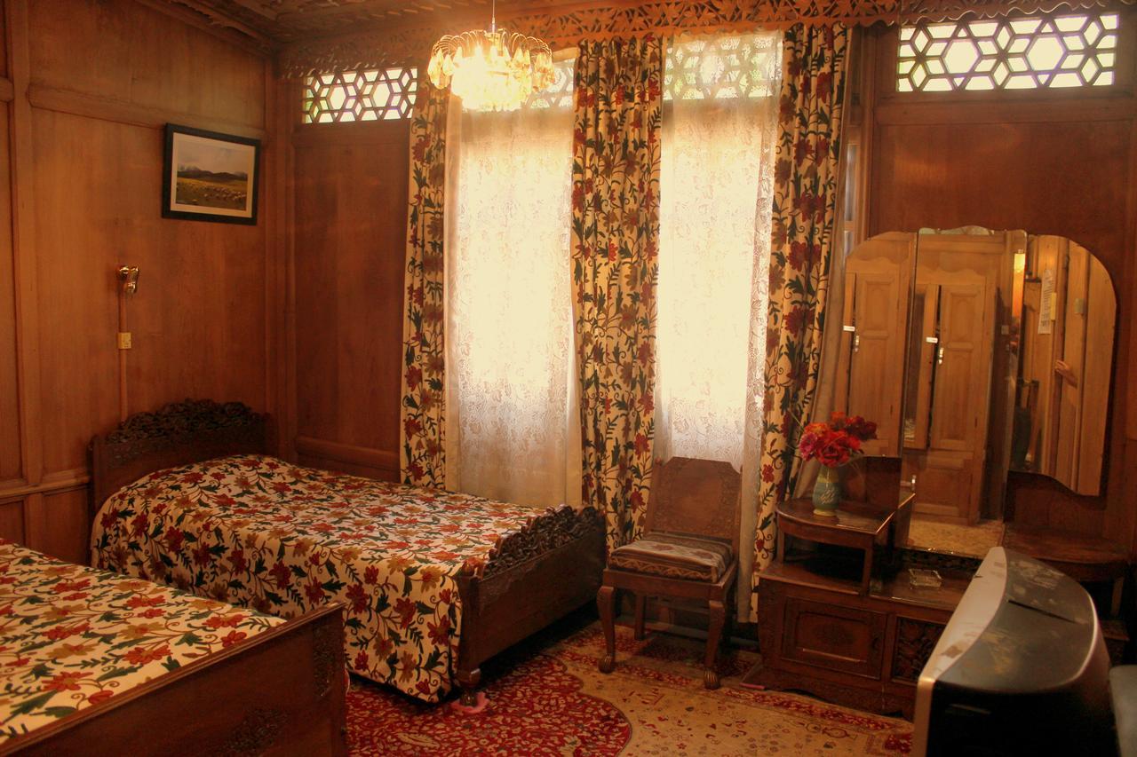Morning Star Group Of Houseboats Hotel Srinagar  Exterior photo